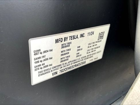 Used 2024 Tesla Cybertruck AWD Crew Cab image 19