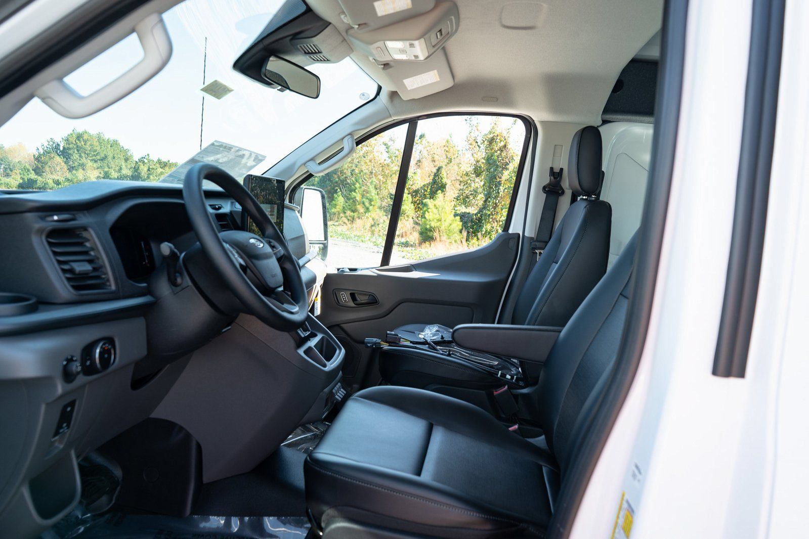 New 2026 Ford Transit 150 Low Roof w/ Upfitter Package RWD image 14