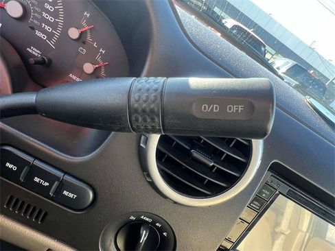 Used 2004 Ford Expedition Eddie Bauer image 25