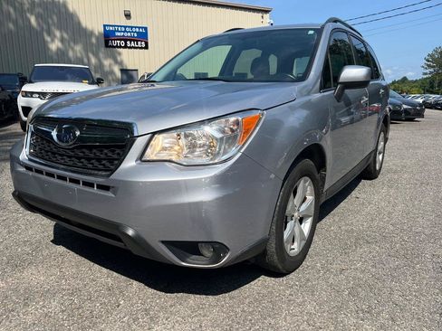 Used 2015 Subaru Forester 2.5i Limited AWD/4WD image 2