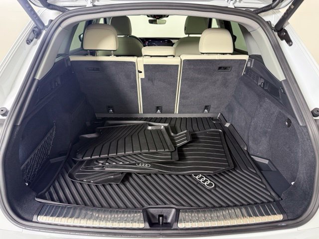 Certified 2025 Audi Q5 Premium w/ Convenience Package AWD/4WD image 17
