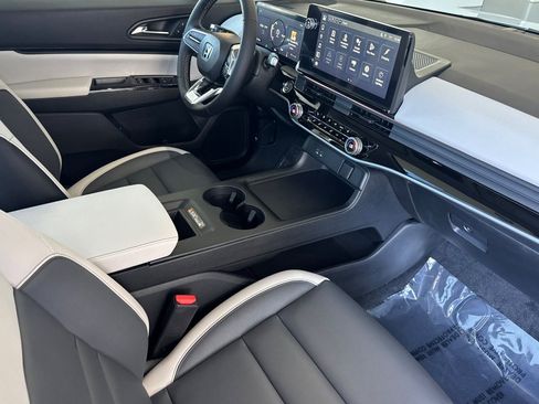 New 2026 Honda Prologue Touring image 13