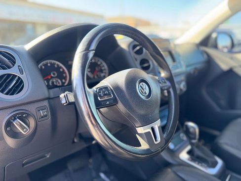 Used 2013 Volkswagen Tiguan SEL image 9
