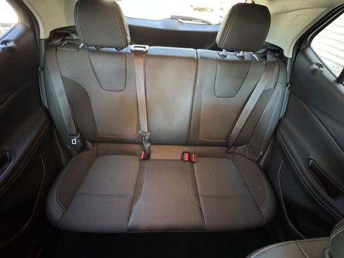 Used 2025 Buick Encore GX Preferred image 38