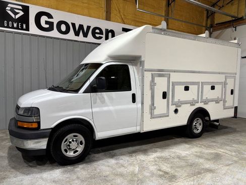 Used 2019 Chevrolet Express 3500 w/ Power Convenience Package RWD image 4