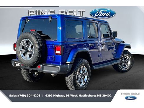 Used 2020 Jeep Wrangler Unlimited Sahara image 11