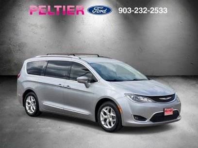 Used 2019 Chrysler Pacifica Touring-L Plus w/ Tire & Wheel Group
