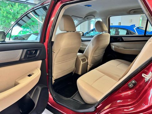 Used 2019 Subaru Outback 2.5i AWD/4WD image 18