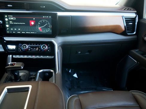Used 2022 GMC Sierra 1500 Denali w/ Denali Reserve Package AWD/4WD image 10
