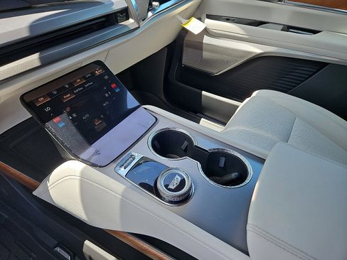 New 2026 Cadillac Vistiq Sport w/ LPO, Floor Liner Package image 23