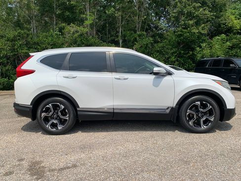 Used 2019 Honda CR-V Touring image 2