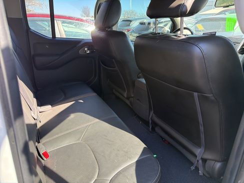 Used 2019 Nissan Frontier PRO-4X w/ Pro-4x Luxury Package image 6