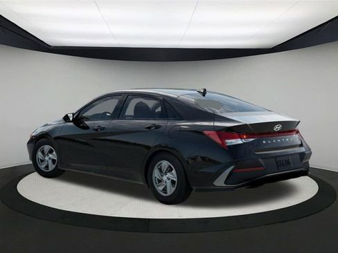 New 2026 Hyundai Elantra SE image 5