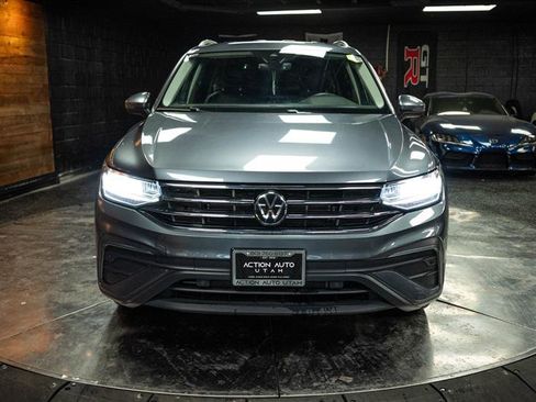 Used 2024 Volkswagen Tiguan SE image 4
