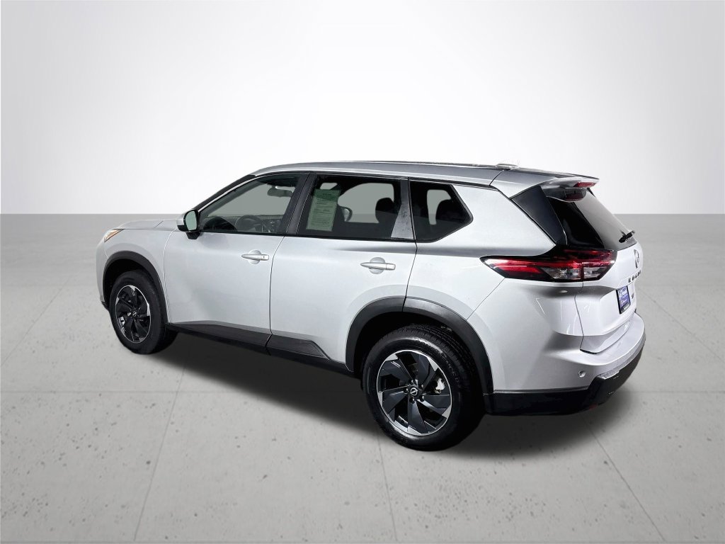 Used 2024 Nissan Rogue SV AWD/4WD image 8