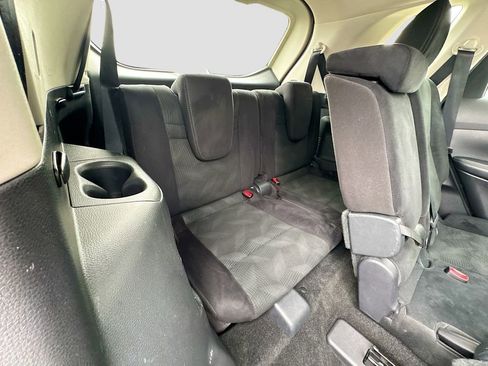 Used 2015 Nissan Rogue S w/ S Family Package image 33