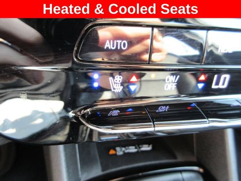 Certified 2023 Chevrolet Bolt EUV LT w/ Convenience Package FWD image 17