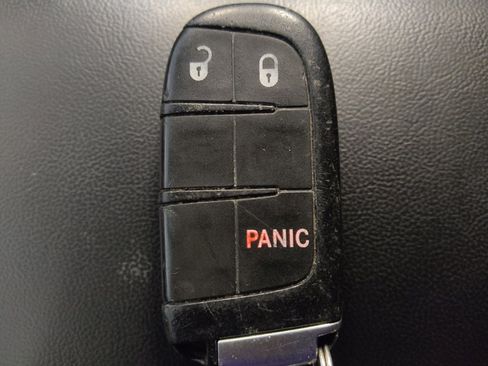 Used 2016 Jeep Grand Cherokee Laredo w/ Quick Order Package 23E image 32