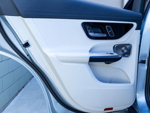 Used 2023 Mercedes-Benz GLC 300 image 19