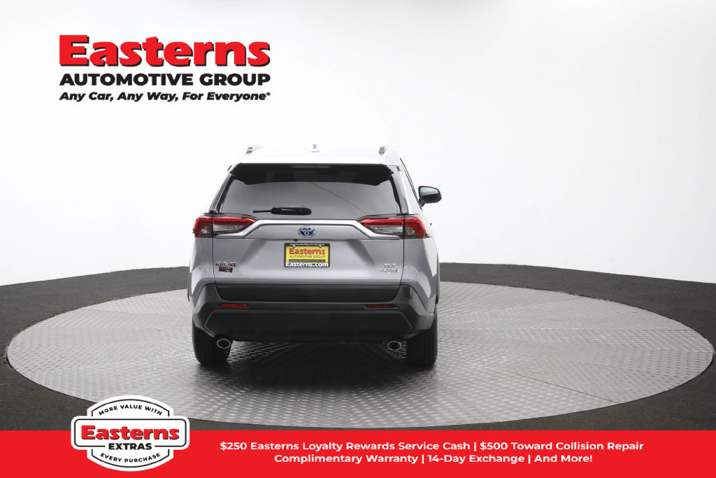 Used 2021 Toyota RAV4 XLE w/ XLE Grade Weather Package AWD/4WD image 40