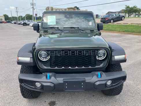 Used 2024 Jeep Wrangler Unlimited AWD/4WD image 2