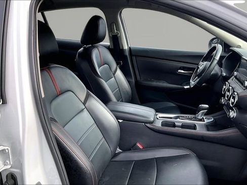 Used 2025 Nissan Sentra SR w/ SR Premium Package image 20