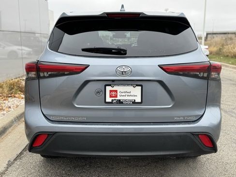 Certified 2022 Toyota Highlander XLE image 43
