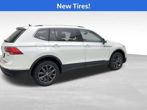Used 2022 Volkswagen Tiguan SE image 2