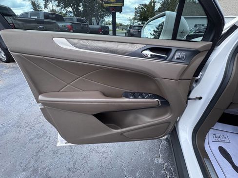 Used 2017 Lincoln MKC Reserve image 14