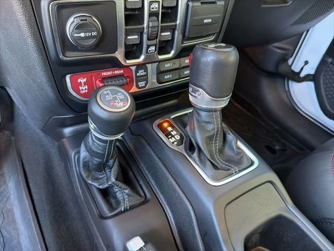 Used 2024 Jeep Wrangler Unlimited Rubicon image 18