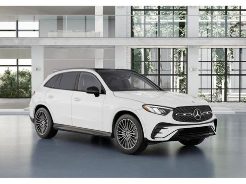 Used 2025 Mercedes-Benz GLC 350e 4MATIC image 10
