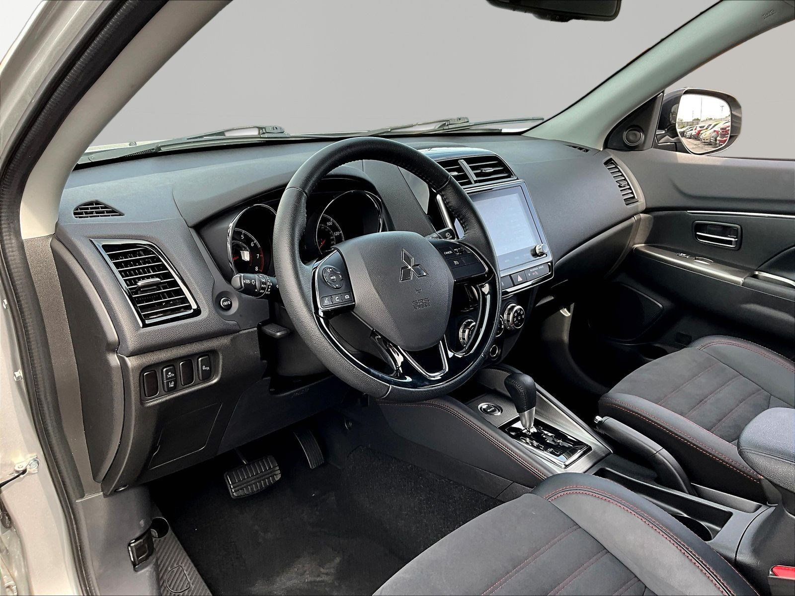 Used 2026 Mitsubishi Outlander Sport SE AWD/4WD image 17