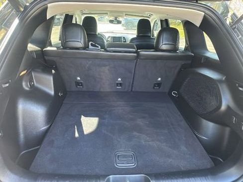 Used 2019 Jeep Cherokee Limited AWD/4WD image 37