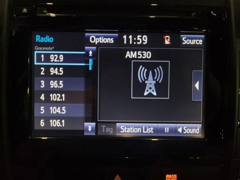 Used 2015 Toyota Camry XLE image 25