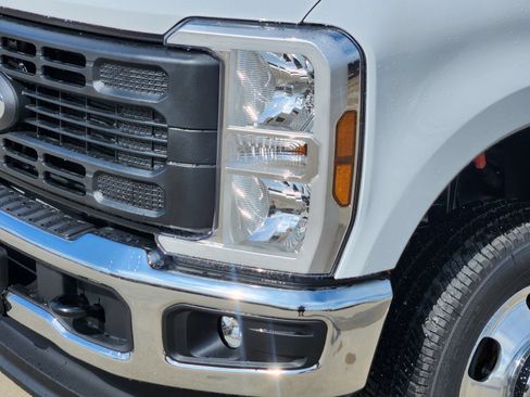 New 2026 Ford F350 XL w/ FX4 Off-Road Package AWD/4WD image 10