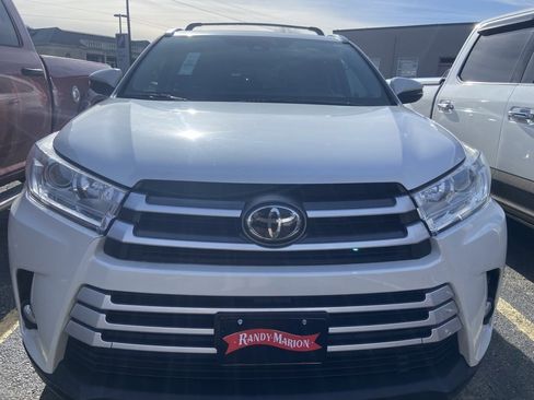 Used 2017 Toyota Highlander XLE image 6