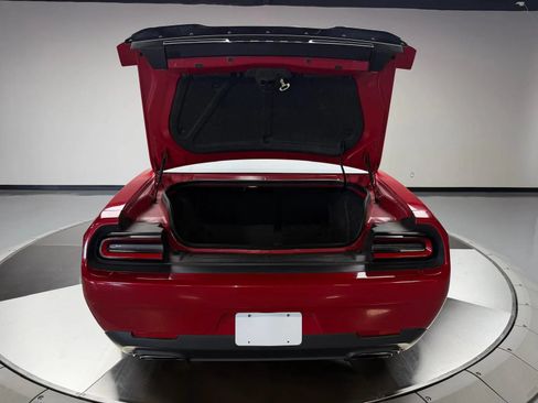 Used 2016 Dodge Challenger R/T RWD image 9