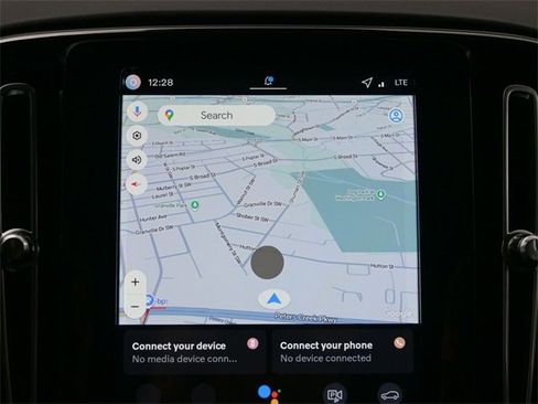 New 2026 Volvo XC40 B5 Core w/ Climate Package image 13