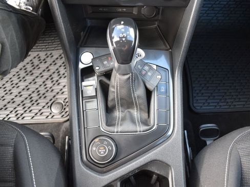 Used 2022 Volkswagen Tiguan S image 23