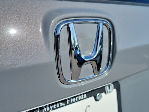 Used 2025 Honda CR-V EX-L image 10