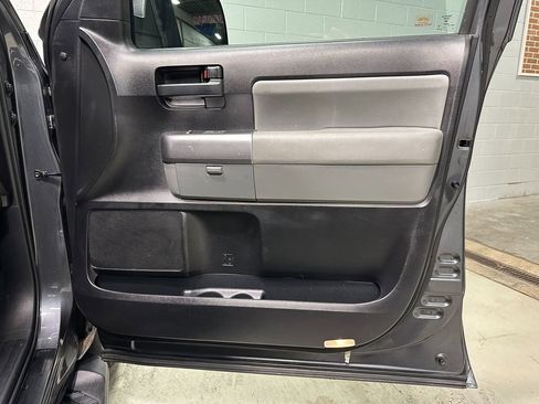 Used 2018 Toyota Sequoia SR5 image 10