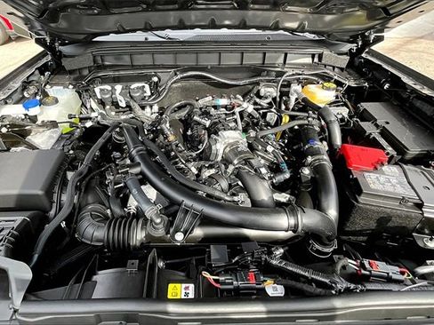 New 2025 Ford Bronco Badlands image 11