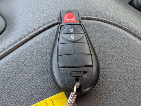 Used 2014 RAM 1500 Express RWD image 31