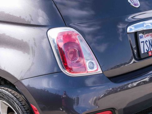 Used 2015 FIAT 500 Sport w/ Comfort/Convenience Group FWD image 7