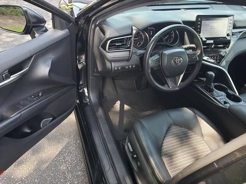 Used 2024 Toyota Camry SE w/ Cold Weather Package FWD image 9