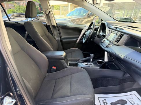 Used 2018 Toyota RAV4 XLE AWD/4WD image 26