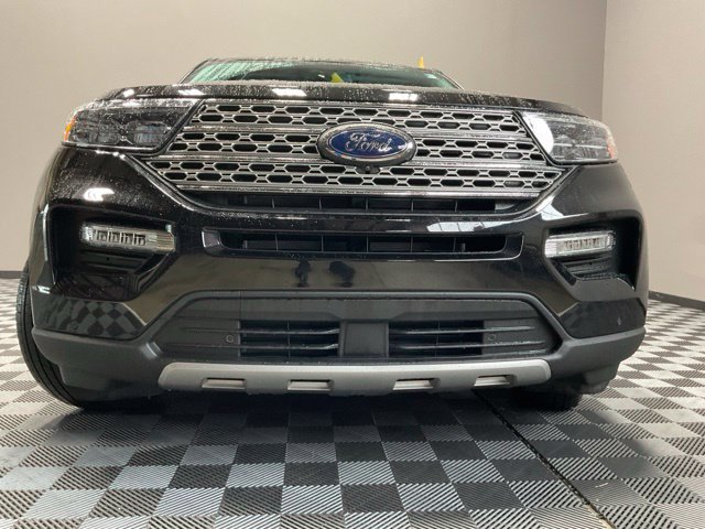 Used 2023 Ford Explorer Limited w/ Limited Technology Package AWD/4WD image 3