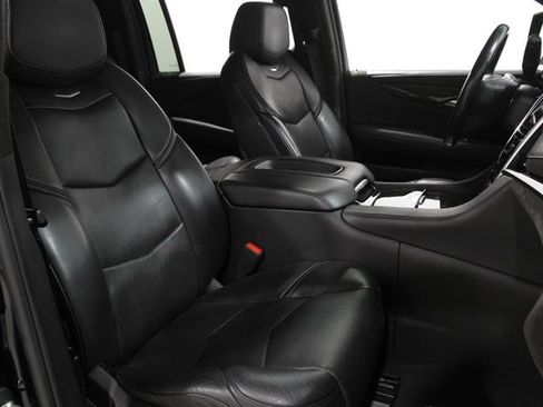 Used 2020 Cadillac Escalade ESV Platinum w/ Escalade Sport Edition image 20