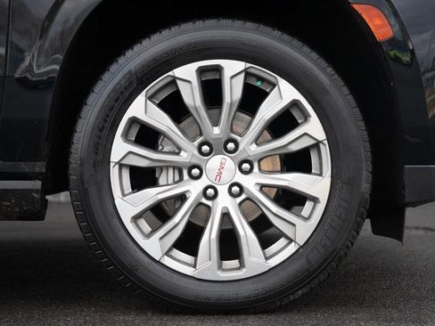 Used 2021 GMC Yukon Denali w/ Denali Premium Package image 26