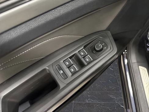 Used 2022 Volkswagen Atlas SEL Premium image 29